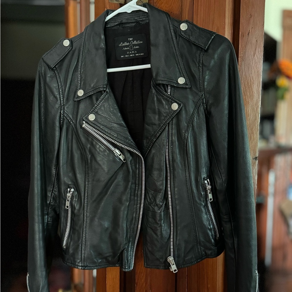 Zara cropped leather jacket size S